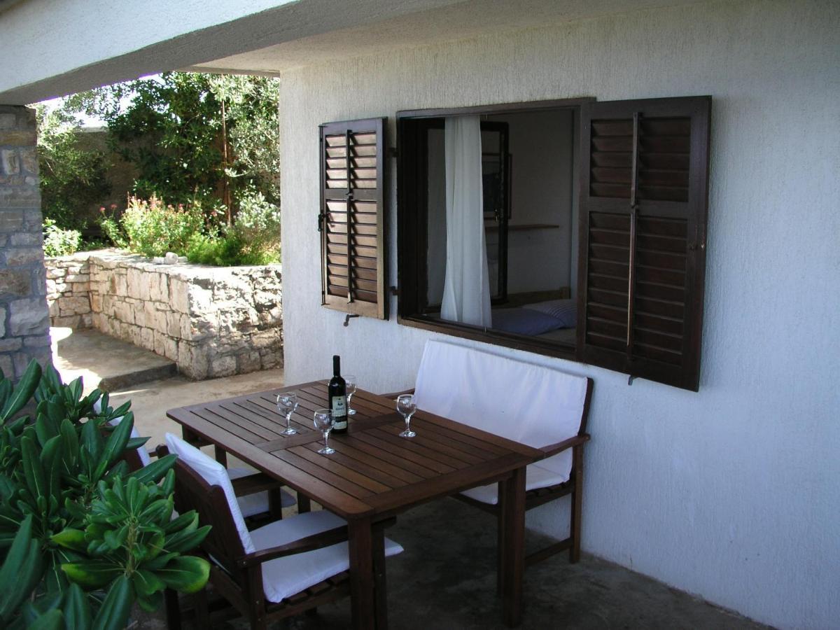 Apartments By The Sea Stomorska, Solta - 5190 Exterior foto